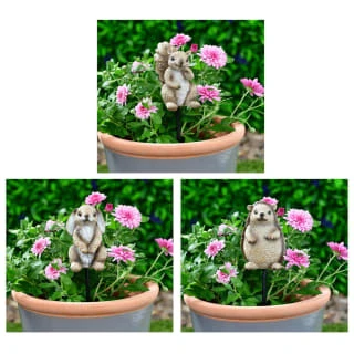 B&M Carved Wood Effect Garden Plant Pot Stick - Hedgehog 2 B&M Carved Wood Effect Garden Plant Pot Stick - Hedgehog - Image 2